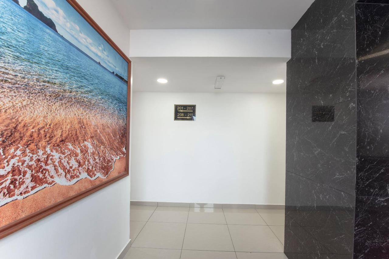 Oyo 90337 Sungai Rengit City Resort 3 Pengerang Dış mekan fotoğraf