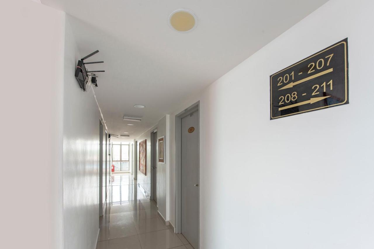Oyo 90337 Sungai Rengit City Resort 3 Pengerang Dış mekan fotoğraf